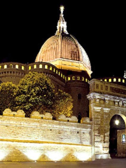 La Casa Di Isabella Loreto Exterior foto