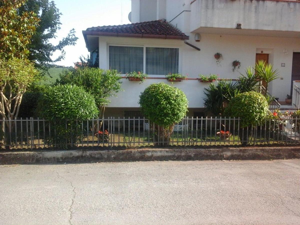 La Casa Di Isabella Loreto Exterior foto