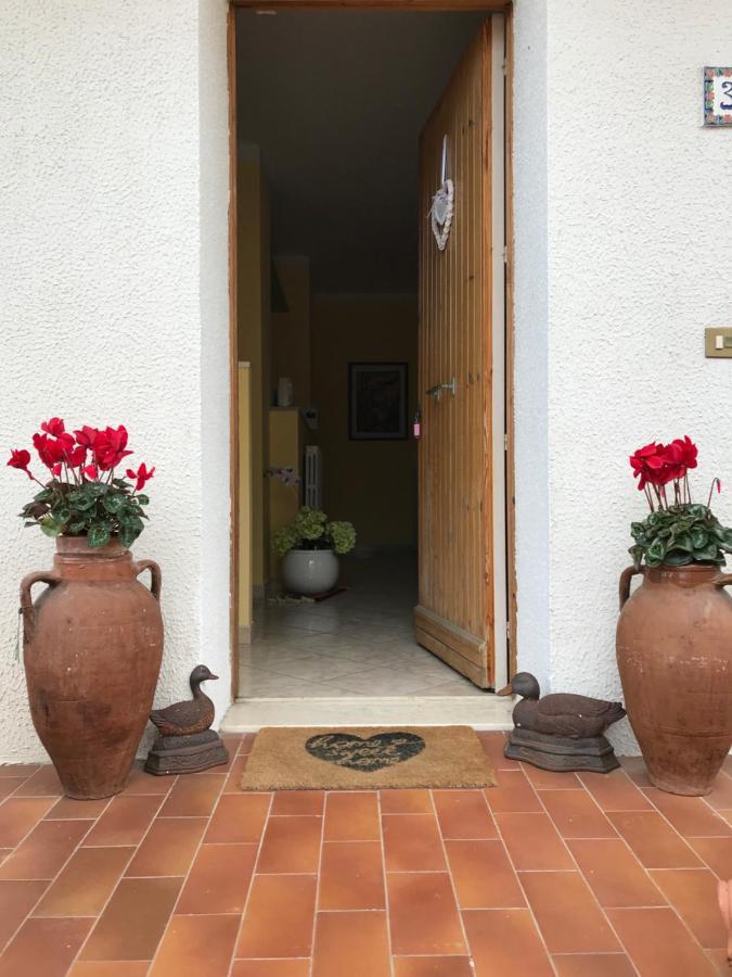 La Casa Di Isabella Loreto Exterior foto